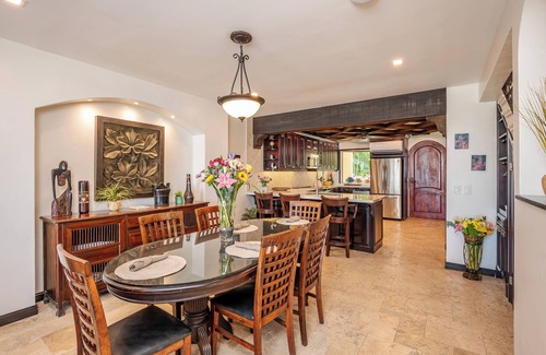 Playa Flamingo Condo | Elegant Beachfront Villa with Ocean View & Pool Access