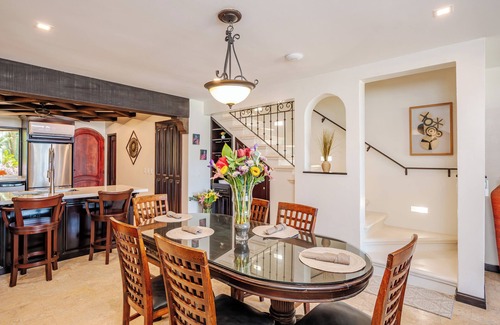 Playa Flamingo Condo | Elegant Beachfront Villa with Ocean View & Pool Access