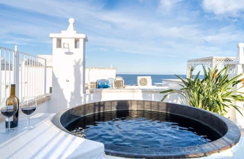 Monopoli Apartment | Elegant Flat with Panoramic Sea Views & Dipping Pool