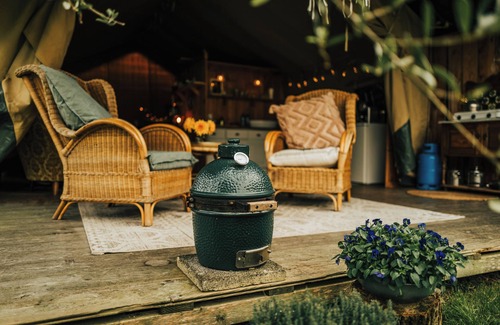 Nieuwediep Bed & Breakfast | Beautiful luxury furnished tent in the countryside