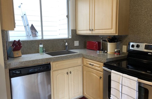 Marina District House | Prime Oceanfront 2Bed Home Near Marina Blvd - Rated 10/10