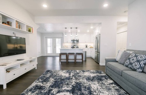 Spokane Other | Elegant Master Suite with Kitchen in Eco-Friendly Home