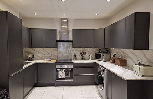 Navestock House | Beautiful Mews House within Brentwood golf course