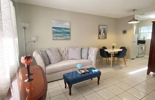 Miami Gardens Villa | Charming Miami Villa with Kitchen, Steps from Hard Rock Stadium