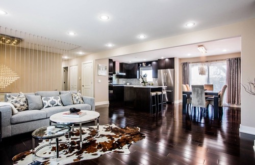 Elk Grove Village House | Modern 4 Bedroom Retreat with Pool and Spa Amenities