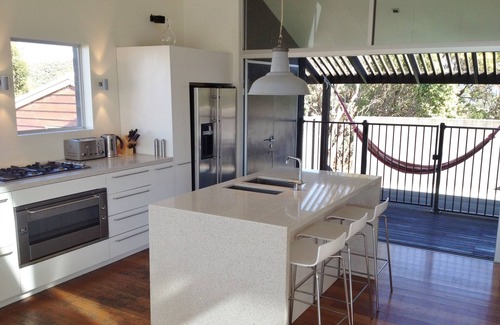 Killcare Heights House | Beautiful modern luxury home with stunning beach/National Park views