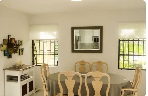 Hastings Condo | Stylish 2 Bedroom Condo with Pool, Perfectly Located