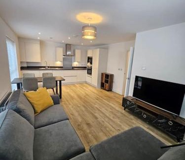 Ebbsfleet Valley Apartment | Beautiful Modern 2 Bed flat in Ebbsfleet, near London with free parking