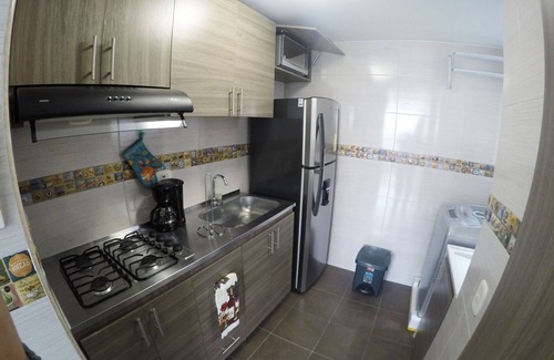 Kennedy Apartment | Modern Apartment Near Airport with Wi-Fi & Child-Friendly Space