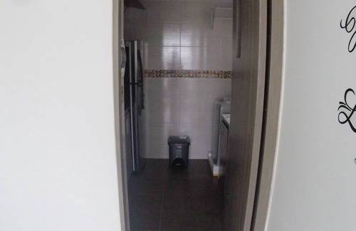 Kennedy Apartment | Modern Apartment Near Airport with Wi-Fi & Child-Friendly Space