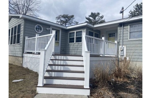 Camp Ellis House | Modern Beachfront Cottage with Spa and Ocean View