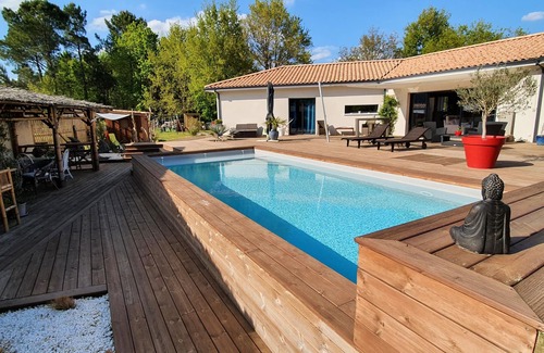 Biganos Villa | Modern Villa with Pool, Steps from the Lake - Rated 10/10