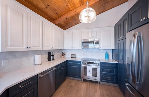 San Simeon House | Unforgettable Stay at Chatham Beach House - Oceanfront Oasis