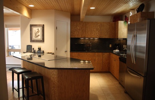 Taos Ski Valley Ski Chalet | Idyllic Mountain Retreat Near Slopes with Spa & Hot Tub