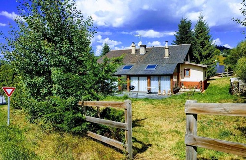 La Cabanasse House | Charming Mountain Chalet with Pyrenees Views & Spa Amenities