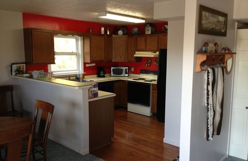 Lake Toxaway Condo | Scenic Mountain Retreat with Pool and Lake Views