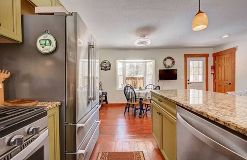 Black Hawk Cabin | Sun-Filled Cabin in Nature with Family-Friendly Amenities