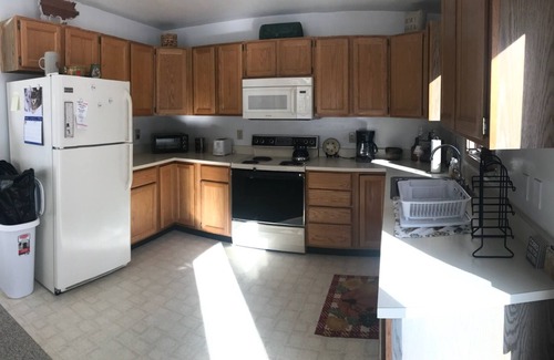 West Dover Cabin | Scenic Mountain Retreat near Mount Snow Resort - 9.4/10