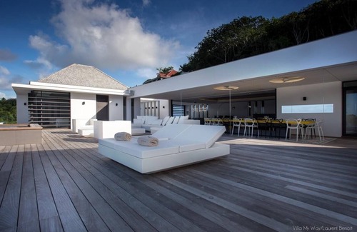 Flamands Villa | Elegant My Way Luxury Villa with Oceanfront Pool Retreat