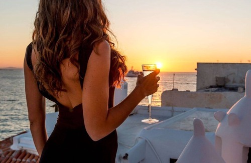 Little Venice Villa | Stunning Mykonos Suite | Sea Views & Relaxing Outdoor Jacuzzi
