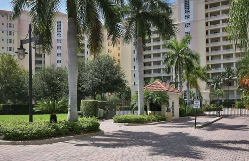 Vanderbilt Beach Condo | Elegant Naples Condo Regatta Near Vanderbilt Beach Awaiting You