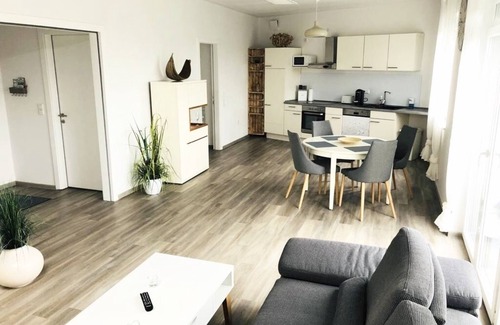 Surheide Apartment | Modern 2-Room Apartment with Roof Terrace & Ocean View