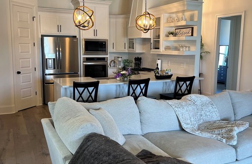 Mayhew House | Beautiful, New 4BR lake home located between Starkville and Columbus off Hwy 82