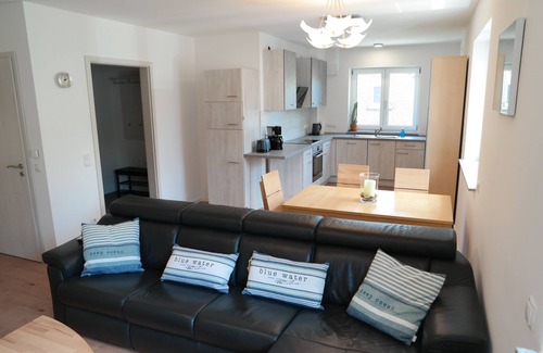 Laubenheim Apartment | Tranquil Apartment with Breakfast & Easy Transport Access