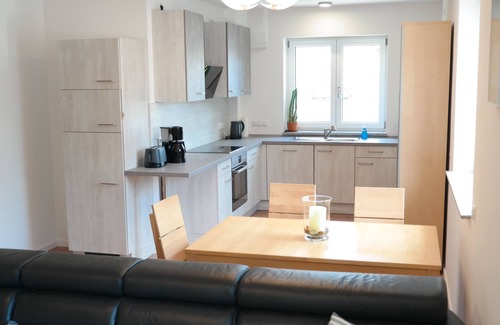 Laubenheim Apartment | Tranquil Apartment with Breakfast & Easy Transport Access
