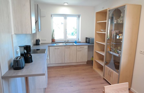 Laubenheim Apartment | Tranquil Apartment with Breakfast & Easy Transport Access