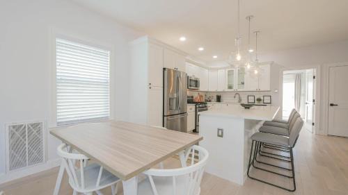 Ventnor City House | Inviting Ventnor Beach House - Child-Friendly Oasis