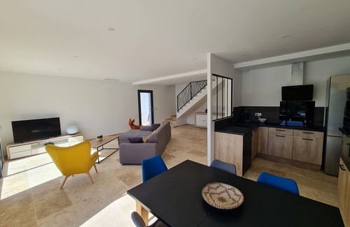 Trans-en-Provence Villa | Elegant Villa with Oceanfront Pool and Intex Jacuzzi