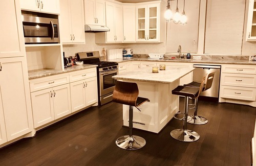 East Downtown Houston House | Inviting New Home Steps from Downtown Houston with Pool
