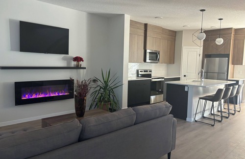 Southwest Calgary House | Beautiful New House in Alpine Park
