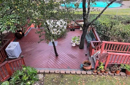 Alamo House | Guest Rated 10/10 Loft with Spectacular Outdoor Spaces