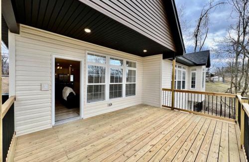 Maud House | Inviting Ranch Home with Large Deck and Fun Games