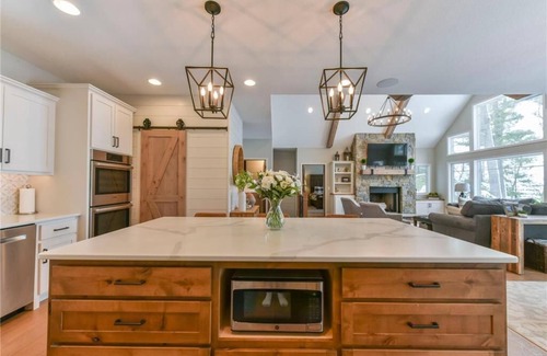 Brainerd House | Exceptional Waterfront Home on Gull Lake Chain - Round Lake