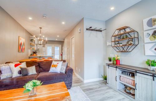 Harvie Heights House | Inviting Mountain View Townhouse Suite for Families