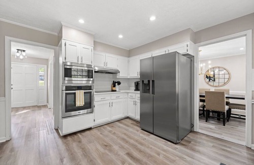 East Cobb House | Inviting Newly-Renovated Home in Indian Hills with Amenities