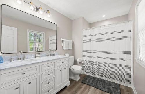 East Cobb House | Stylish Newly-Renovated Home in Indian Hills - Pet Friendly