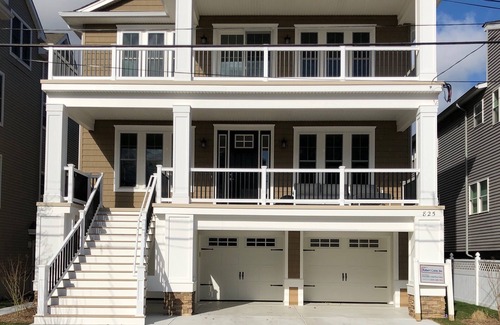 North End Condo | Incredible North End 4BR Home - Steps from the Beach