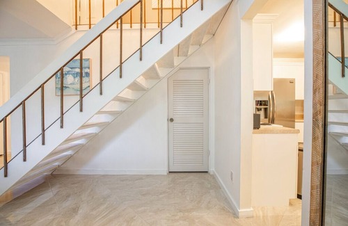 Palm River Estates House | Idyllic North Naples Condo Steps from the Beach and Pool