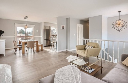 Lafayette House | Pet-Friendly Oasis with Breakfast & Family Amenities