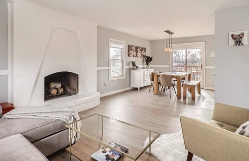 Lafayette House | Pet-Friendly Oasis with Breakfast & Family Amenities