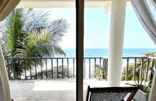 Saladita Apartment | Oceanfront Retreat on Playa La Saladita - Guest Rated 10/10
