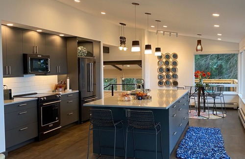 Anacortes House | Captivating Sunset Views on Fidalgo Island, Washington