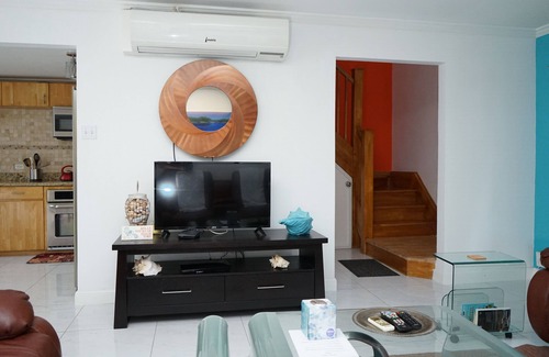 Orange Bay Condo | Ocean View Condo in Negril, Jamaica - Family-Friendly Escape