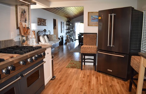 Brookings House | Oceanfront Retreat: Pet-Friendly Home on Oregon Coast