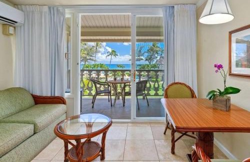 Wailua Apartment | Oceanfront Retreat: Breathtaking Views & Free Parking