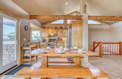 Tierra Del Mar House | Oceanfront Family Retreat: Sea-Esta in Tierra Del Mar